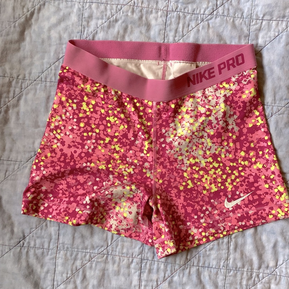 Nike Pro 3 Inch Shorts. Women’s Large.